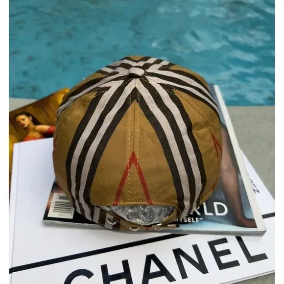 SOLD Burberry London Women's Beige Nova Check & TB Logo Baseball Cap Size M - Picture 6 of 13